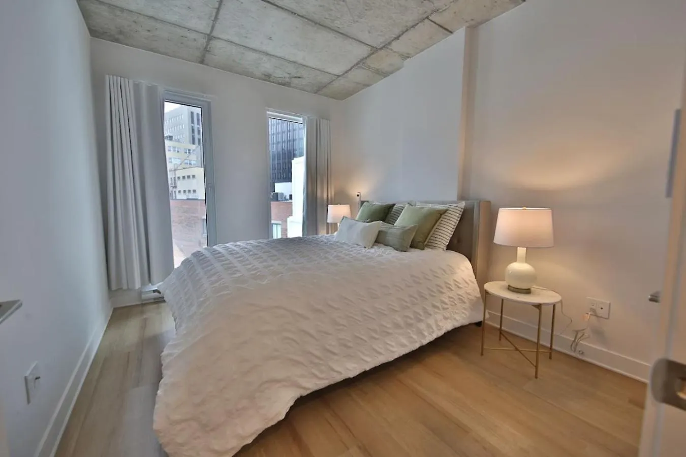 Elegant 2Br In Old Mtl Historic Core Montreal 0*,